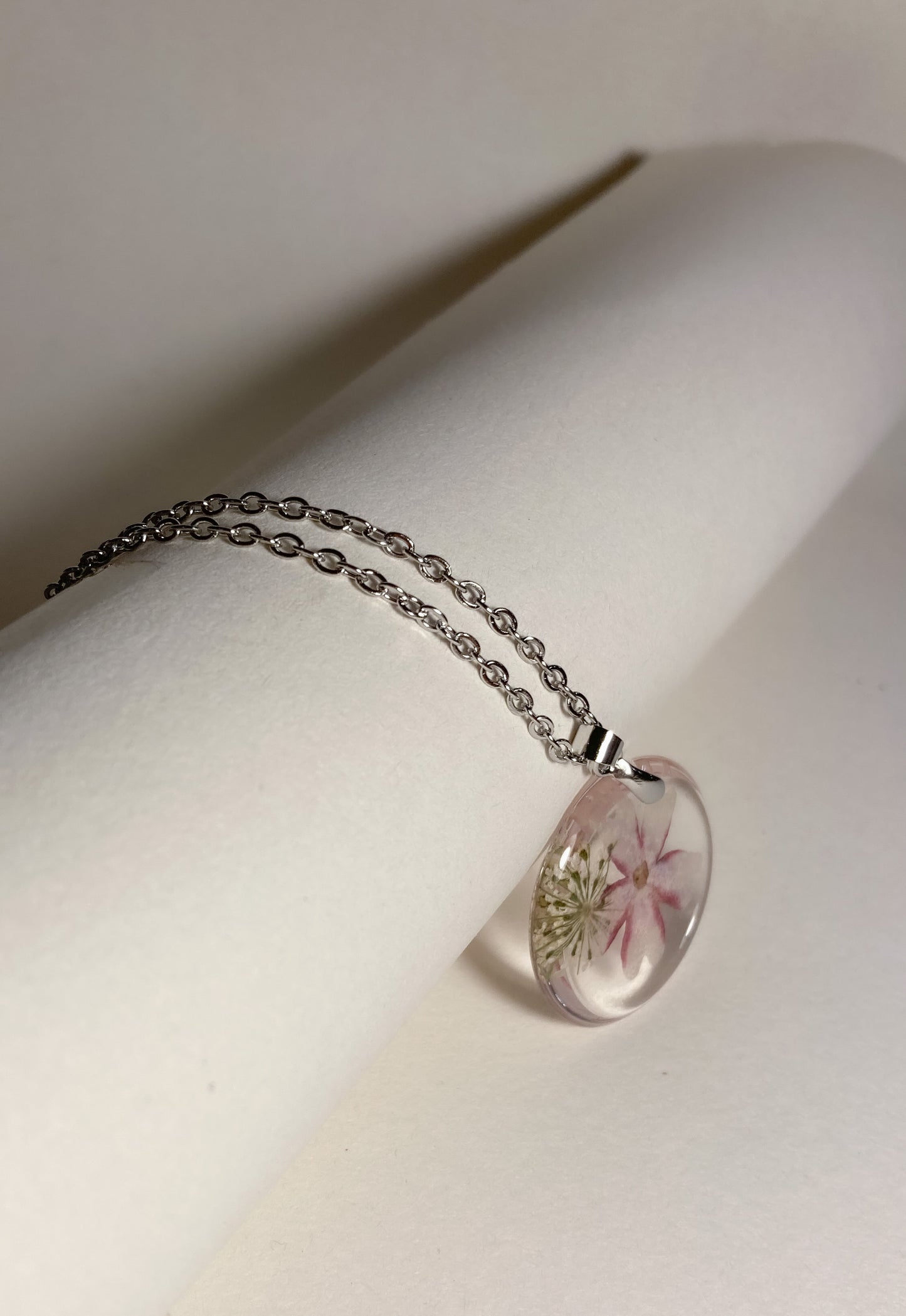 Pressed flower necklace - Pink Flower arrangements