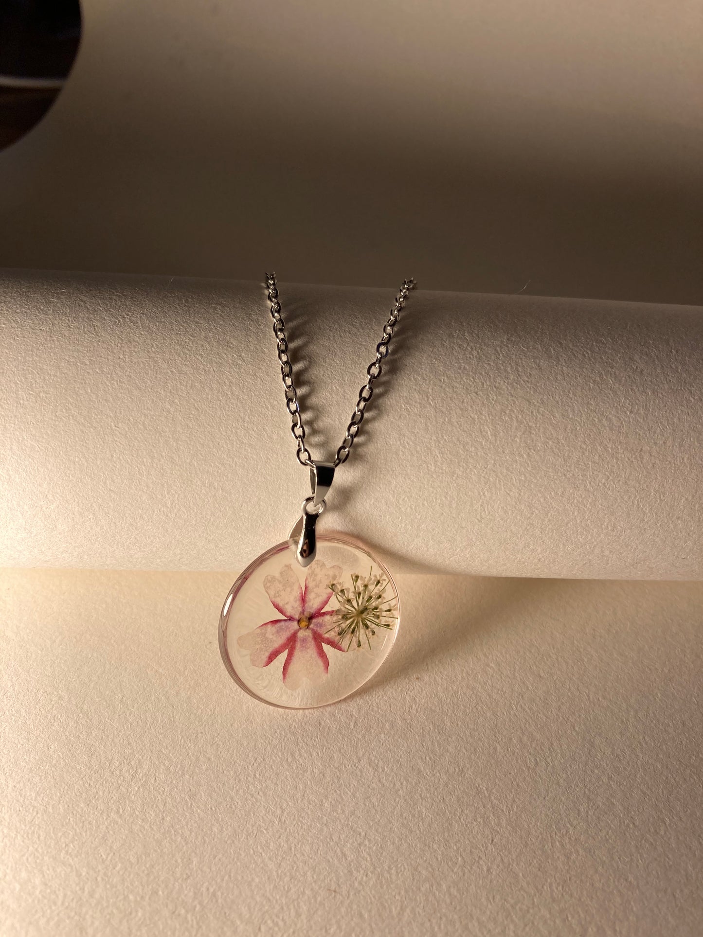 Pressed flower necklace - Pink Flower arrangements