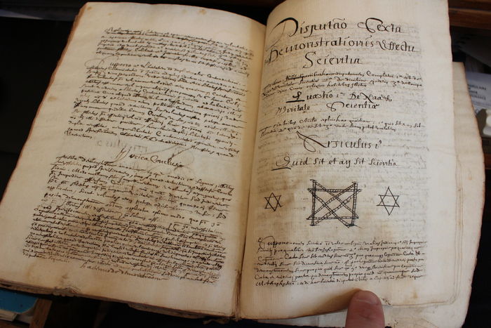 Manuscript; Universum logicam Aristoteles disputationes - science - 17th century - Avalon - Plants, Gifts & Antiques