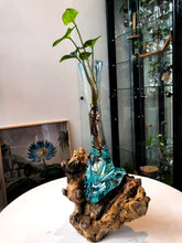 Cargar imagen en el visor de la galería, Molten glass Vase on wood &amp; Hydroponics - Avalon - Plants, Gifts &amp; Antiques
