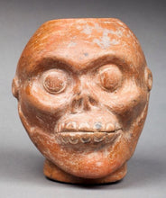 Laad afbeelding in Galerijviewer, Pre-Columbian Moche portait cup in the form of a skull - 13 cm - 400 - 600 A.D. Peru - Avalon - Plants, Gifts &amp; Antiques
