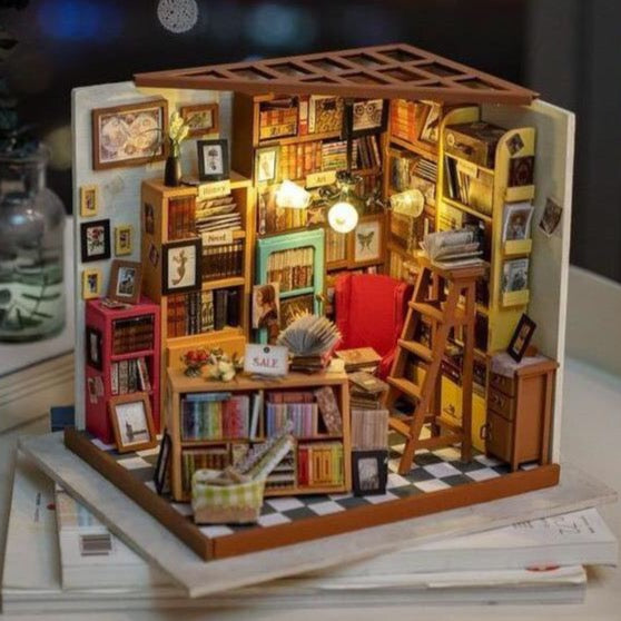 Sam's Study / Library DIY Miniature House - Avalon - Plants, Gifts & Antiques